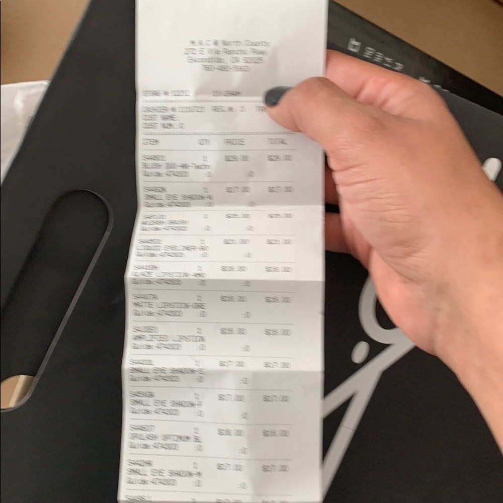 Selena MAC makeup - Picture 6 of 7